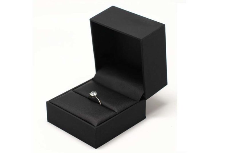 wedding ring hinge box